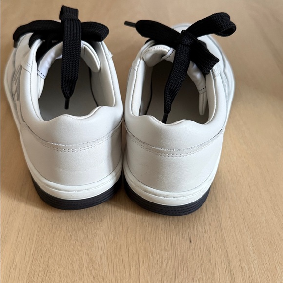 Chanel calfskin sneakers - Picture 5 of 11
